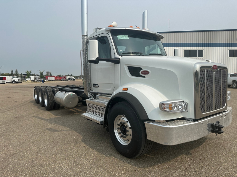 Peterbilt White Truck